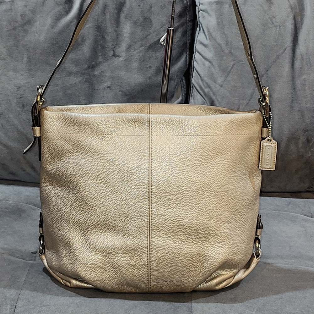 VINTAGE COACH BEIGE/GOLD METALLIC PEBBLED LEATHER HOBO SHOULDER BAG